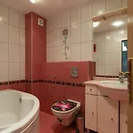 Nadia's Breeze - Spacious 1br Near The Lägenhet Varna
