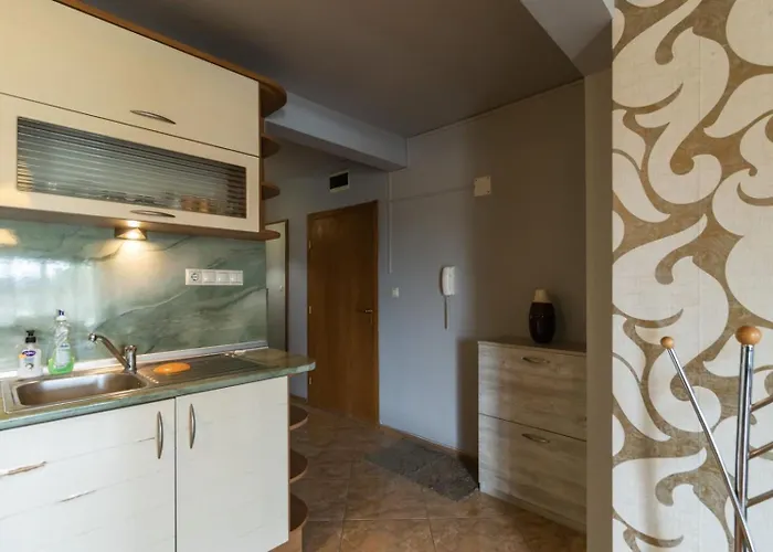 Daire Nadia's Breeze - Spacious 1br Near The Varna