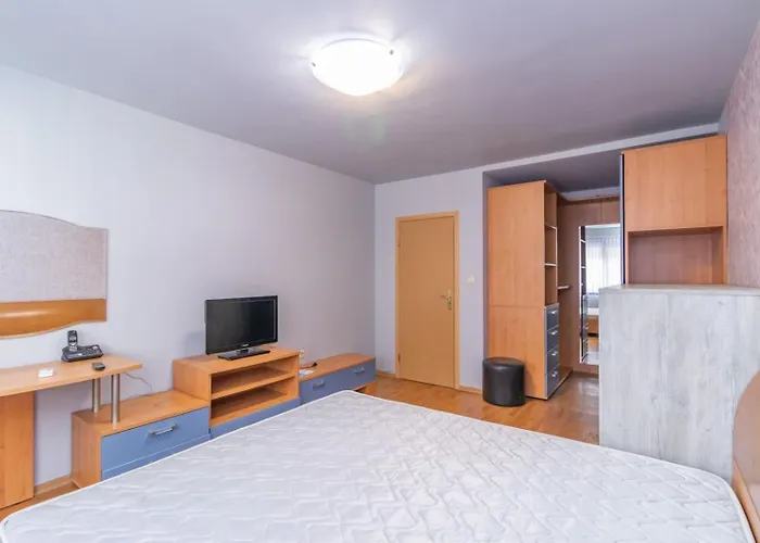 Nadia's Breeze - Spacious 1br Near The * Varna