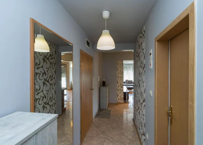 Nadia's Breeze - Spacious 1br Near The Daire Varna